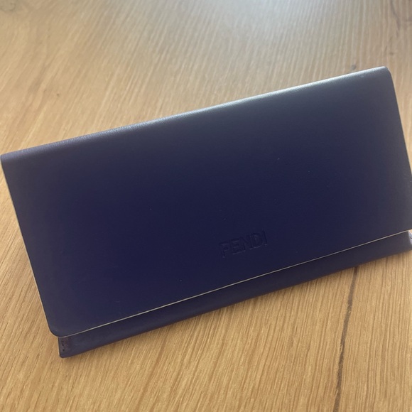 Fendi Sunglasses - Picture 6 of 7